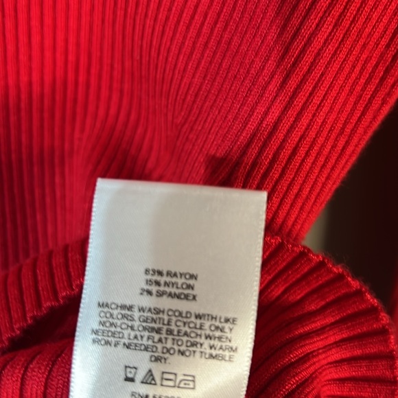 New Express red v neck ribbed sweater size small - Picture 4 of 4